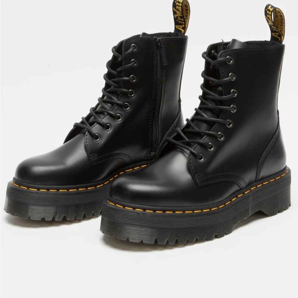 SEND OFFERS PLEASE BUY Doc martens worn once
